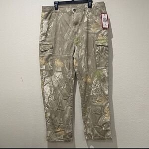 Ring On Fire Jogeer Men's Camouflage Cargo Pants. Size 36